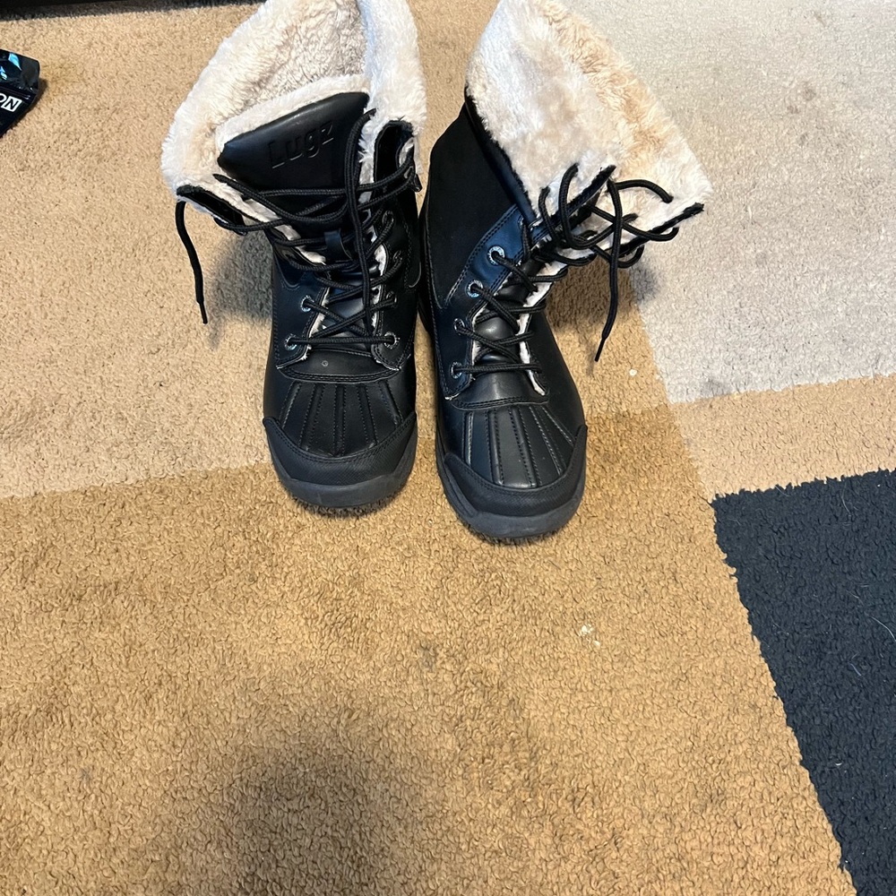Black snow boots.